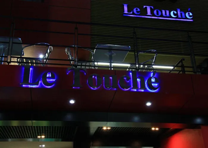 Le Touche Hotel