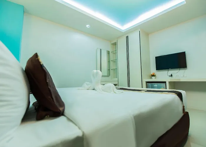 Le Touche Hotel 3*