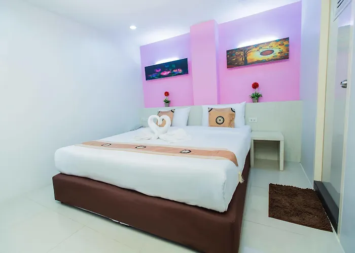 Le Touche Hotel 3*