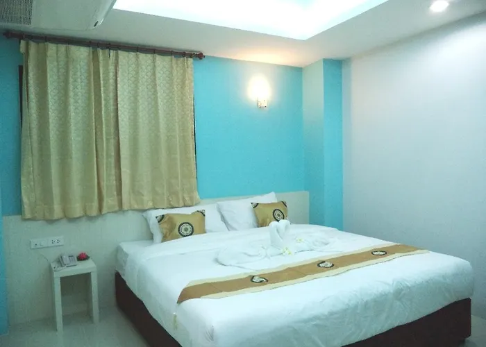 Le Touche Hotel 3*